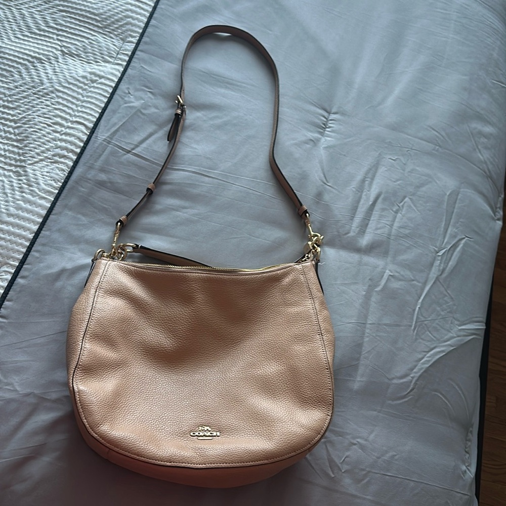 Beautiful leather coach bag. - Picture 1 of 8